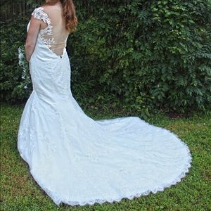 Simone Carvalli Wedding Dress. NEW w/ tags